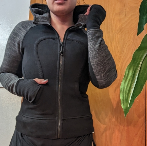 Lululemon Scuba Hoodie - Picture 6 of 7